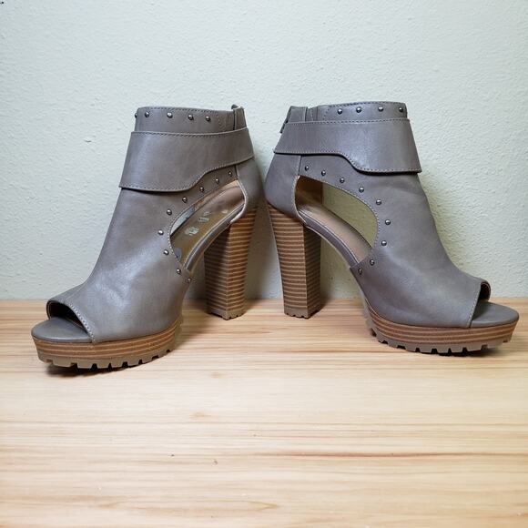 Report Women's Size 8.5 Open Toe Platform Stack Heels Taupe Studded‎ Bohemian - Picture 3 of 11